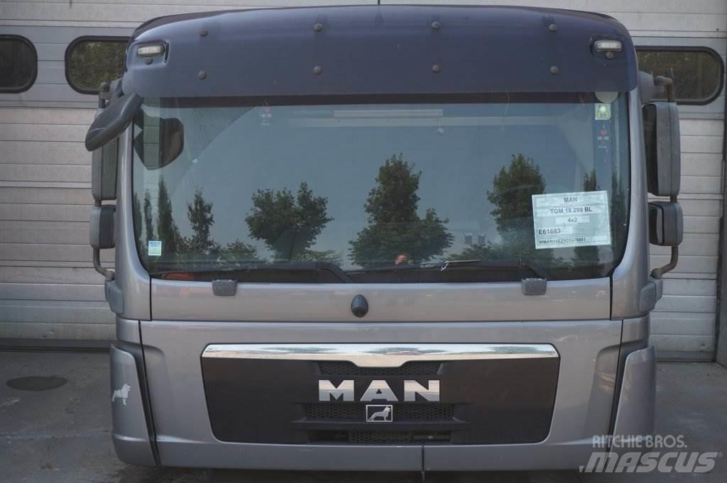 MAN F99L34 TGM Cabine e interni