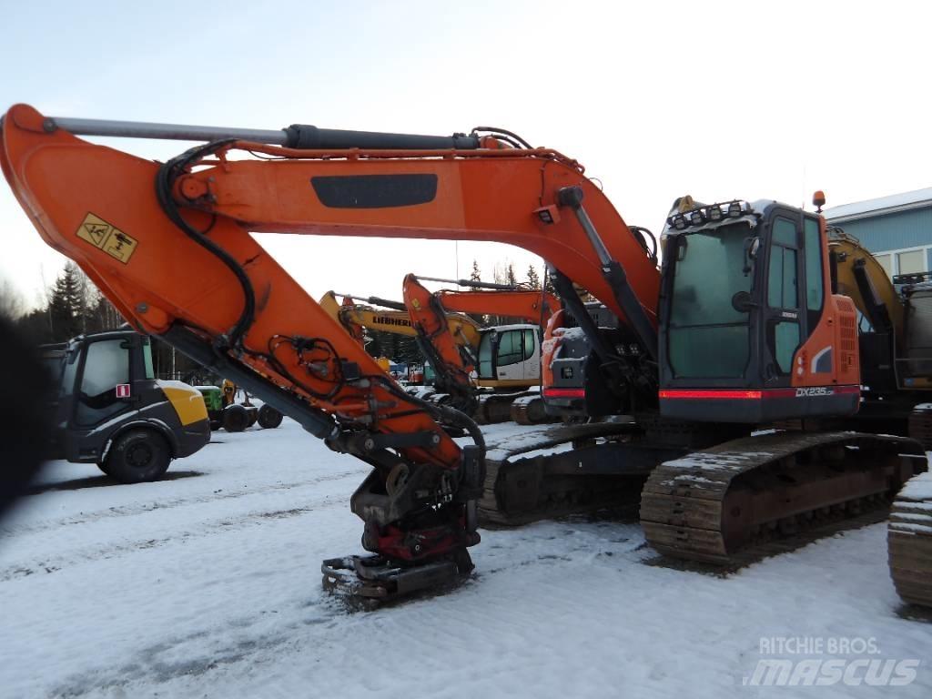 Doosan DX 235 Escavatori cingolati