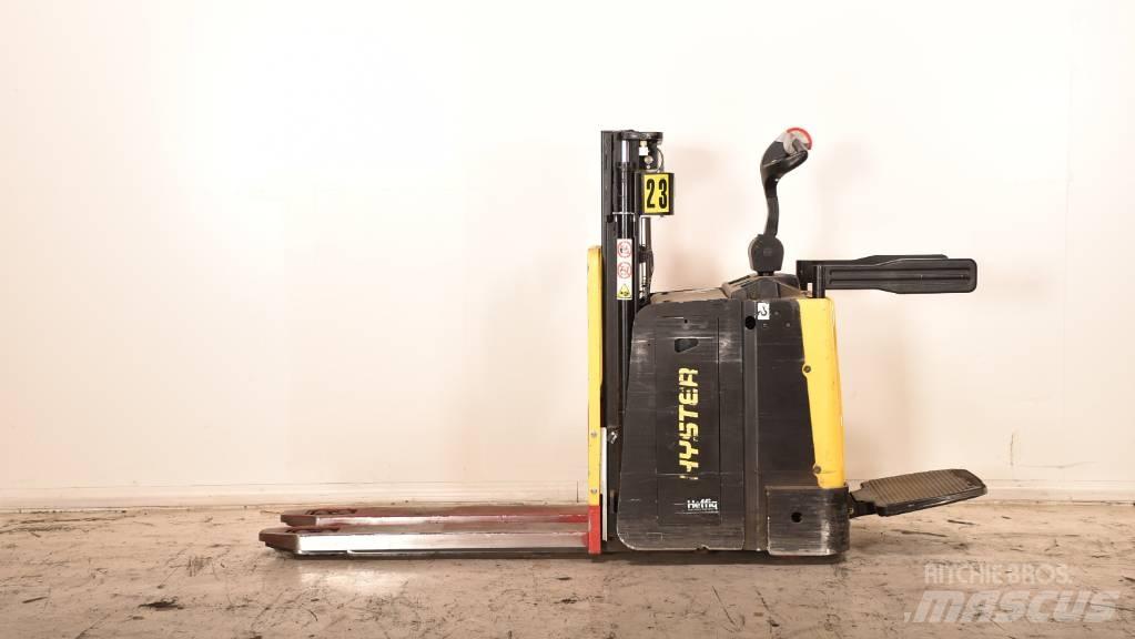 Hyster P2.0SD Carrelli elevatori bassi a piattaforma