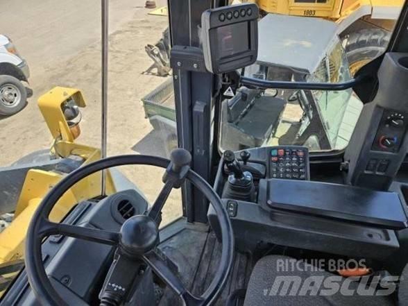 John Deere 544K Pale gommate