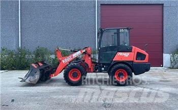 Kubota R065 Pale gommate
