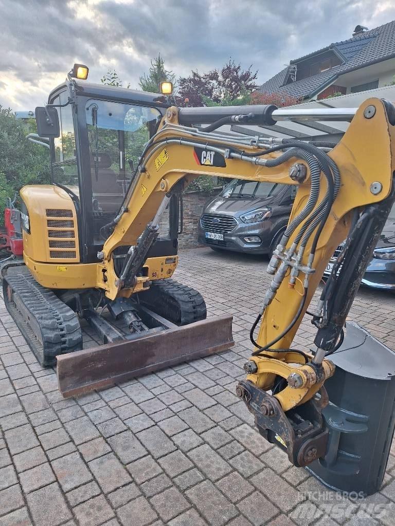 CAT 302.7 D CR Miniescavatori