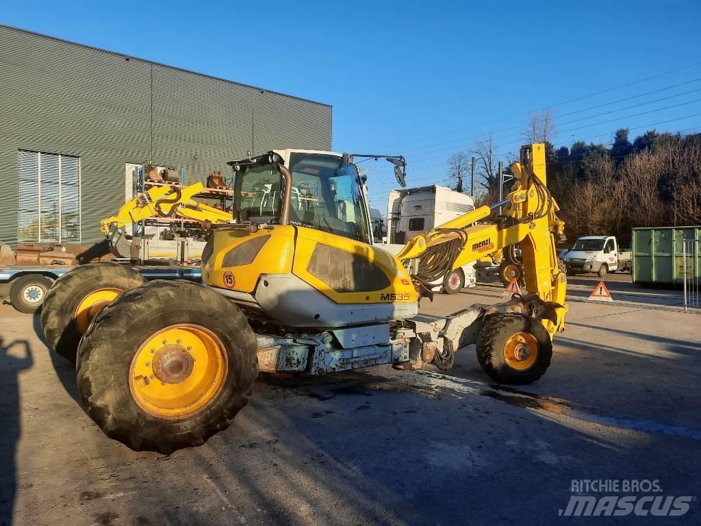 Menzi Muck M535 Escavatori gommati