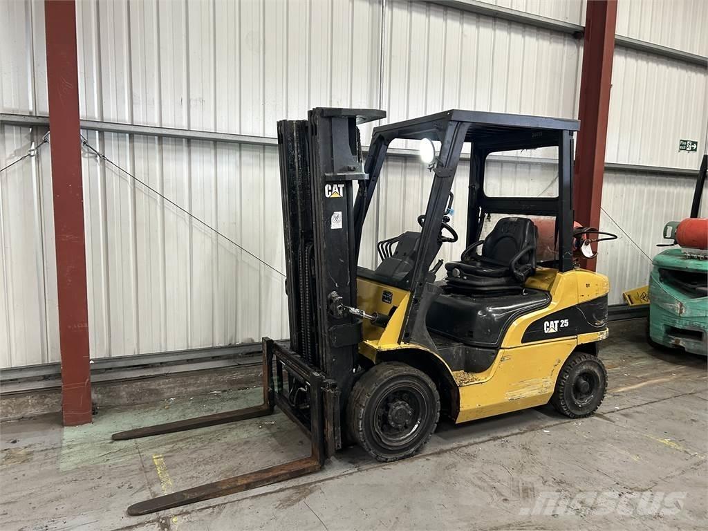 CAT GP25NT Carrelli elevatori GPL