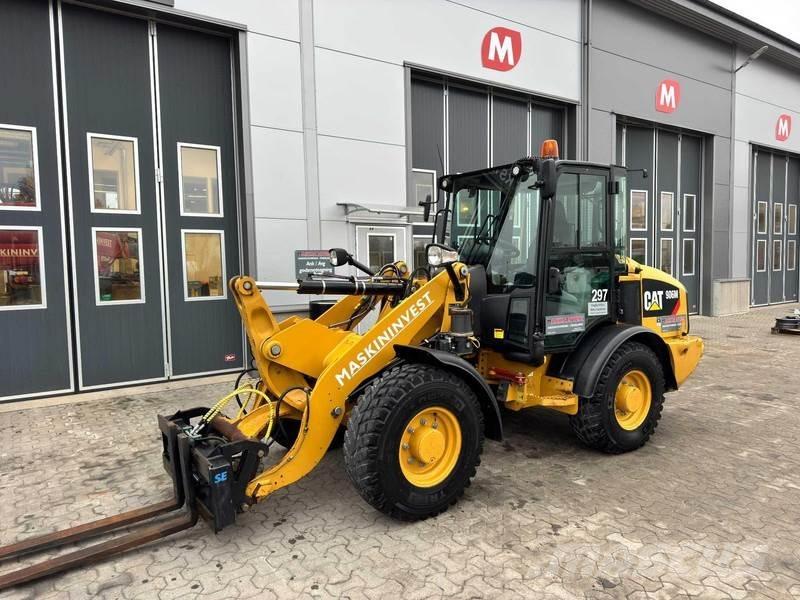 CAT 906M Cat 906M Pale gommate