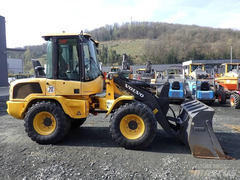 Volvo L 35 G Pale gommate