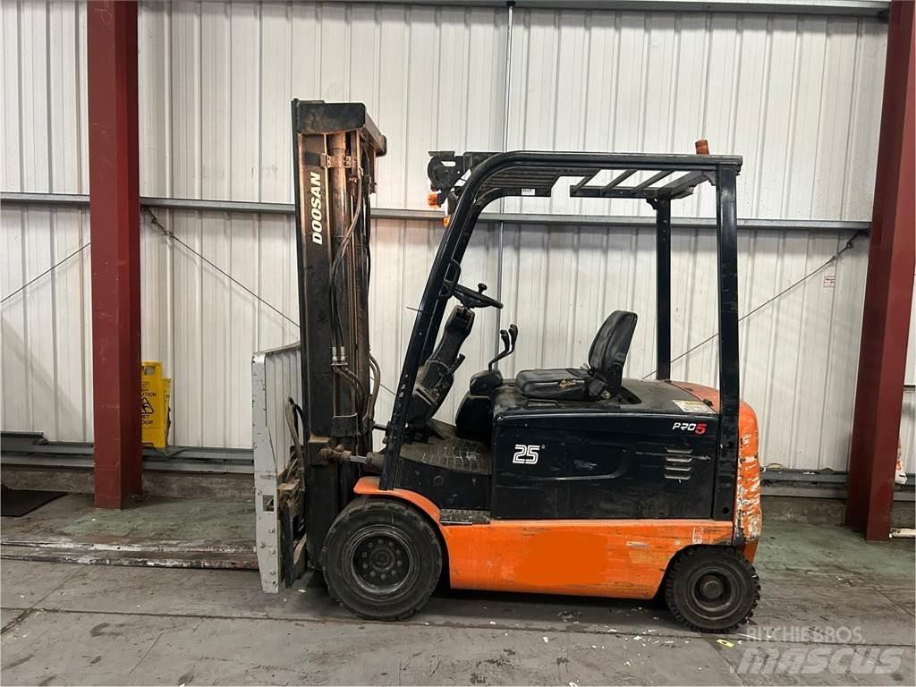 Doosan B25X-5 Carrelli elevatori elettrici