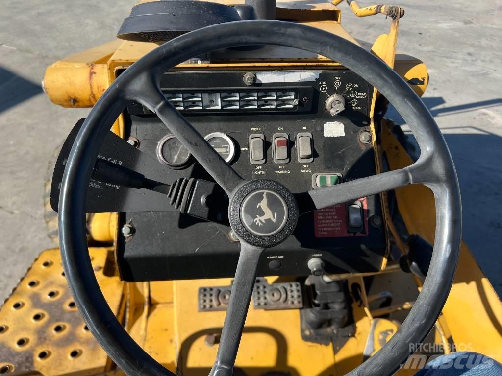 John Deere 210 LE Pale frontali e scavatori