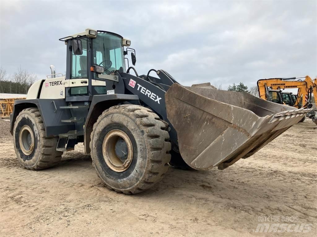 Terex TL310 Pale gommate