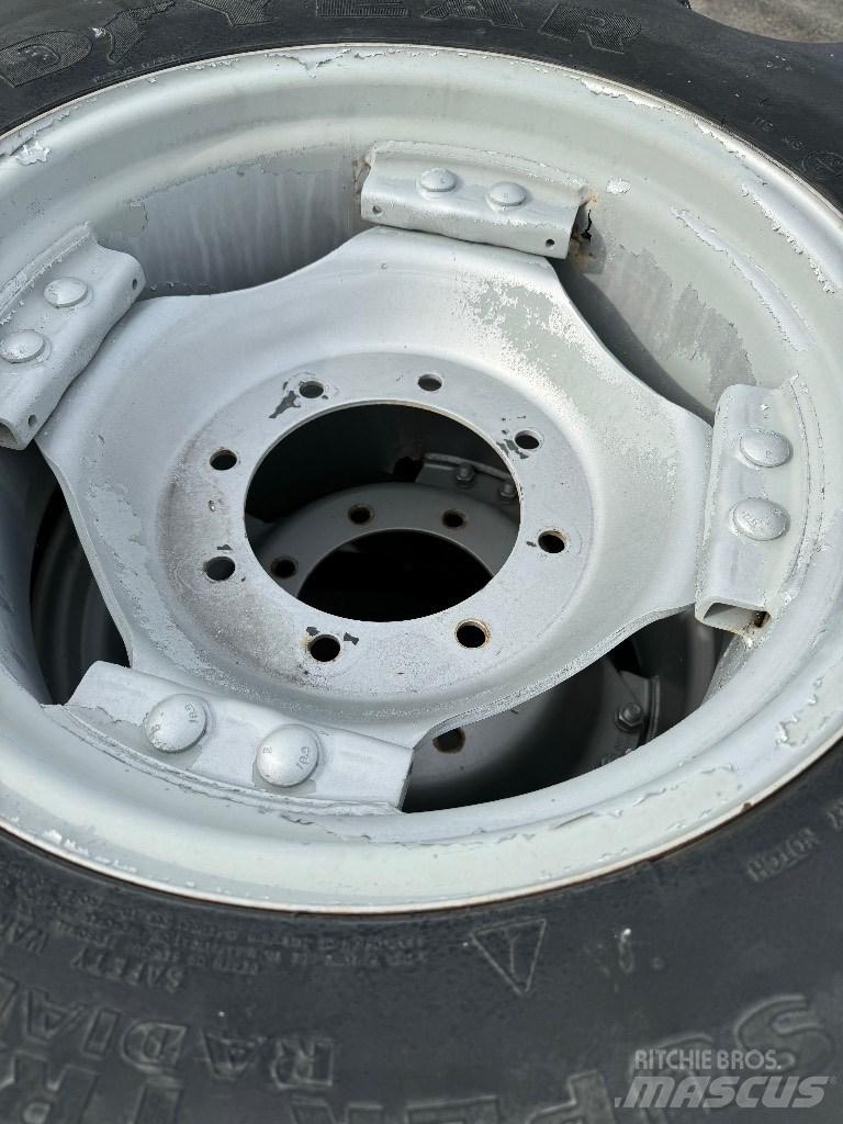 Goodyear 13.6R38 Pneumatici, ruote e cerchioni