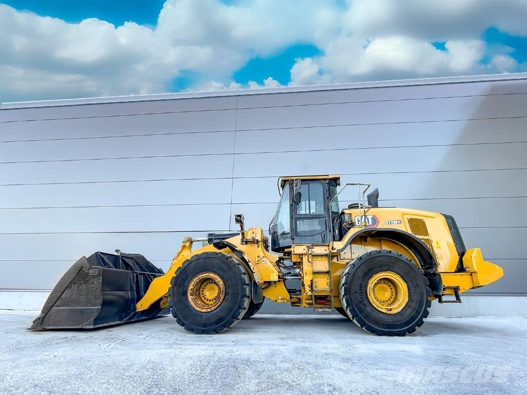 CAT 972M Pale gommate