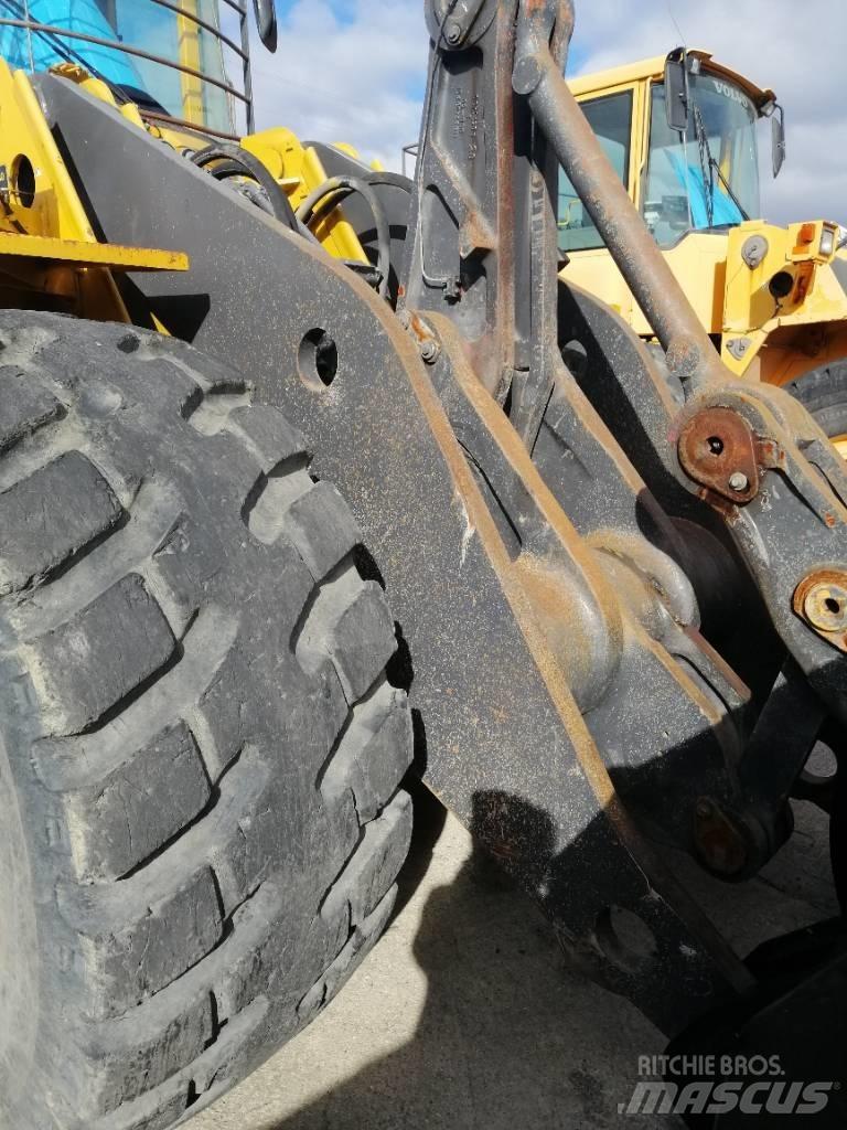 Volvo L 180 C Pale gommate