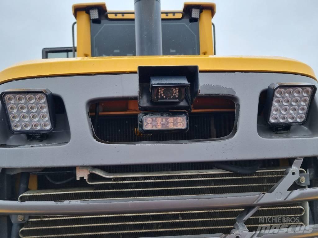 Volvo L 70 F Pale gommate