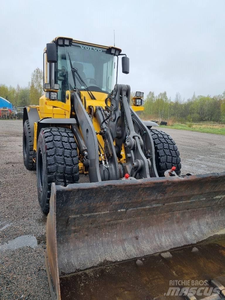 Volvo L 70 F Pale gommate