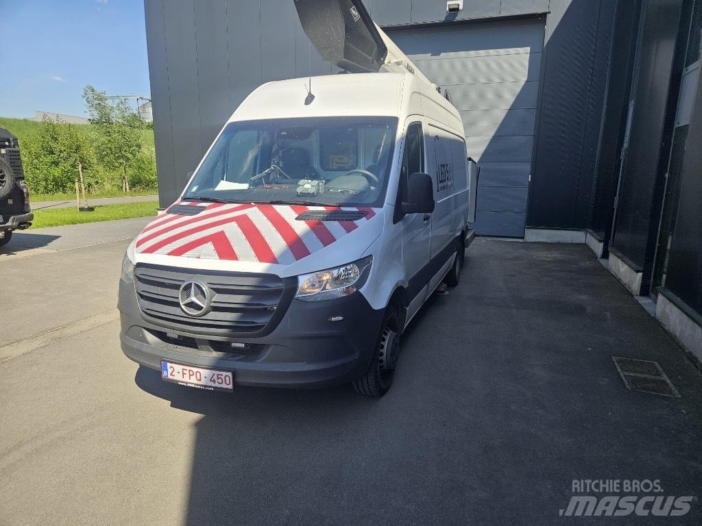 VERSALIFT VT 145 F Piattaforme autocarrate