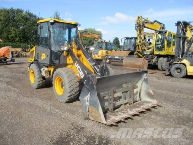 JCB 407 Pale gommate