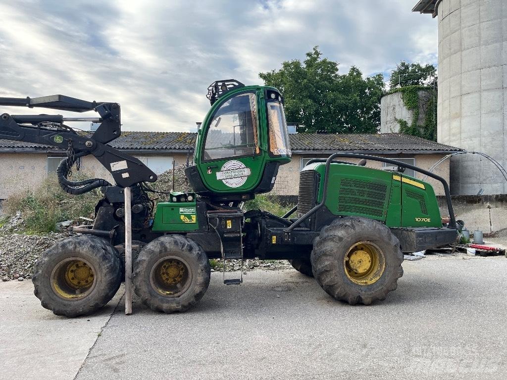 John Deere 1070 E Abbattitrici, Disboscatrici