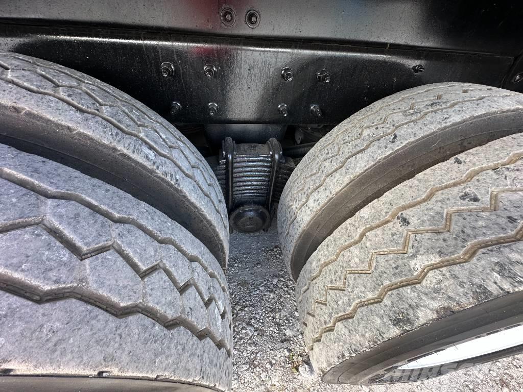 Mack GU713 Camion autospurgo