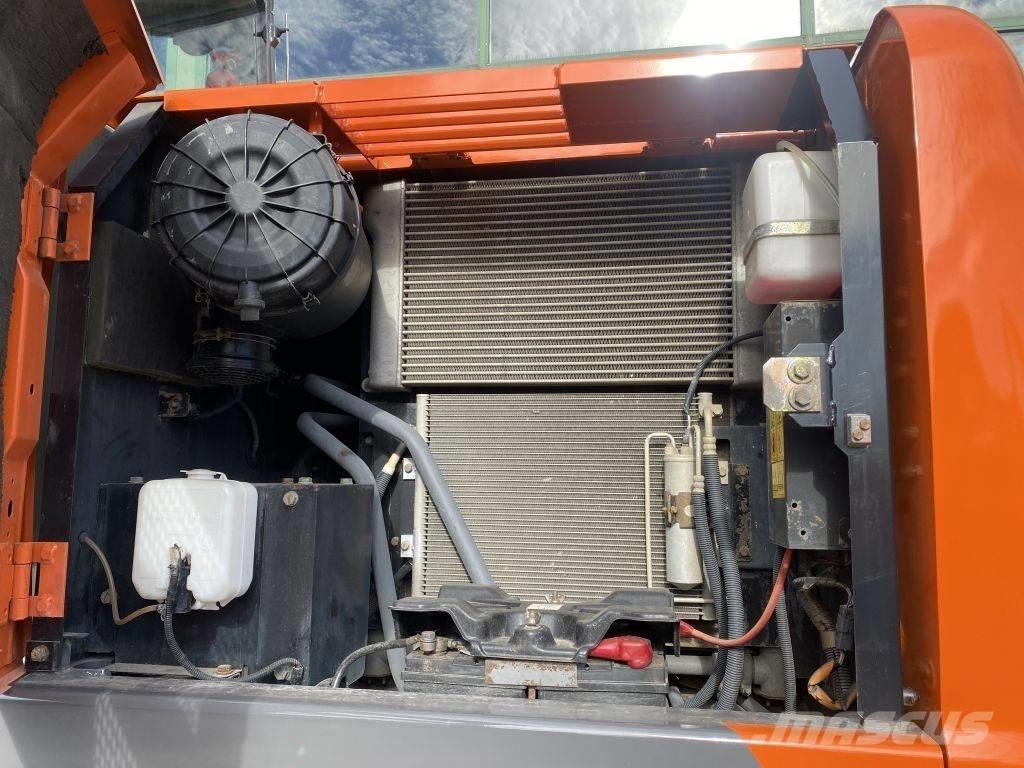 Hitachi ZX 140 W-3 Escavatori gommati