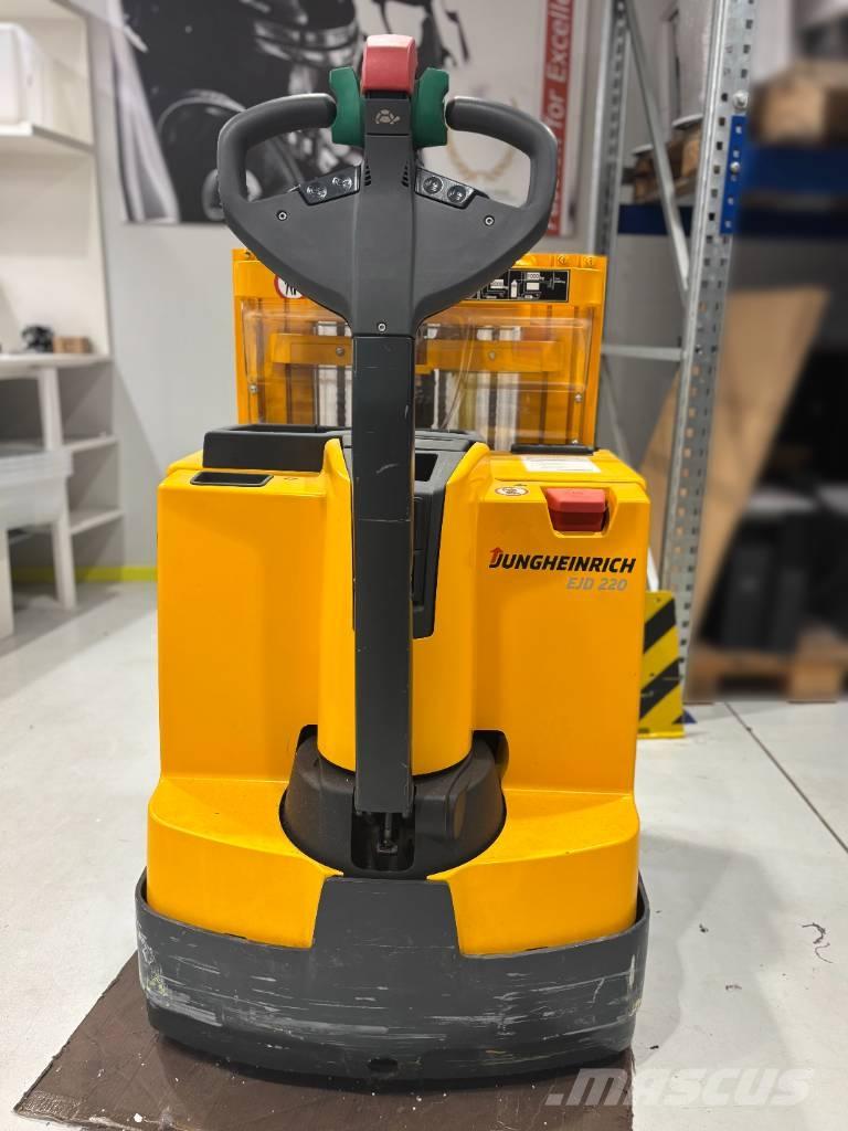 Jungheinrich EJD 220 Carelli stoccatori  automatici-usati