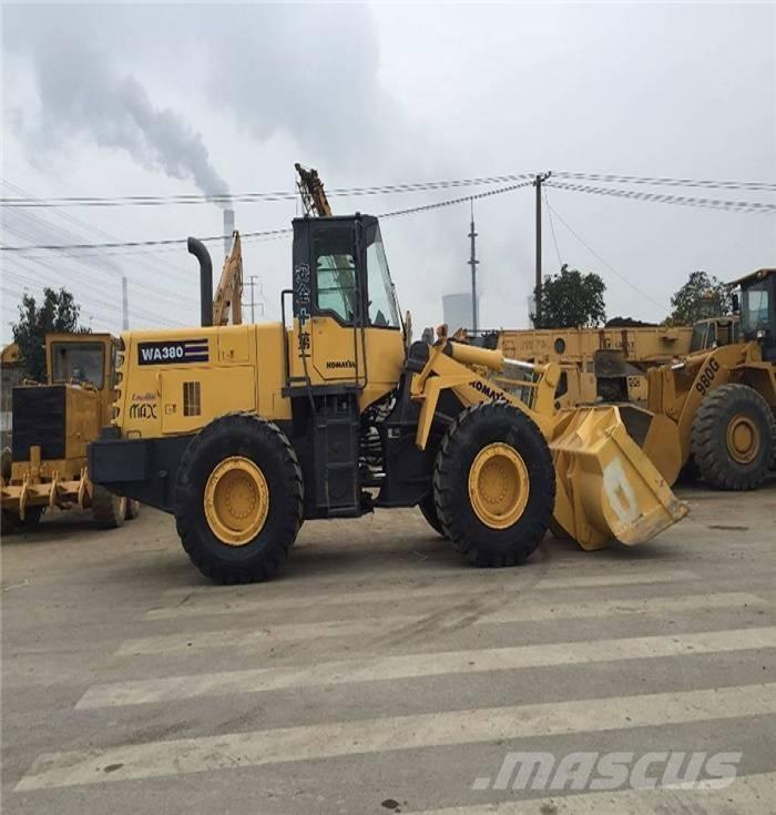Komatsu WA 380-3 Pale gommate