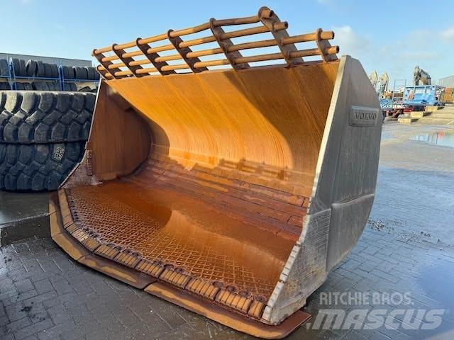 Volvo L 350 H Pale gommate