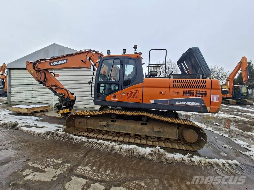 Doosan DX 255 LC-5 Escavatori cingolati