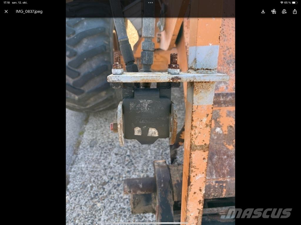 CASE 321 E Pale gommate