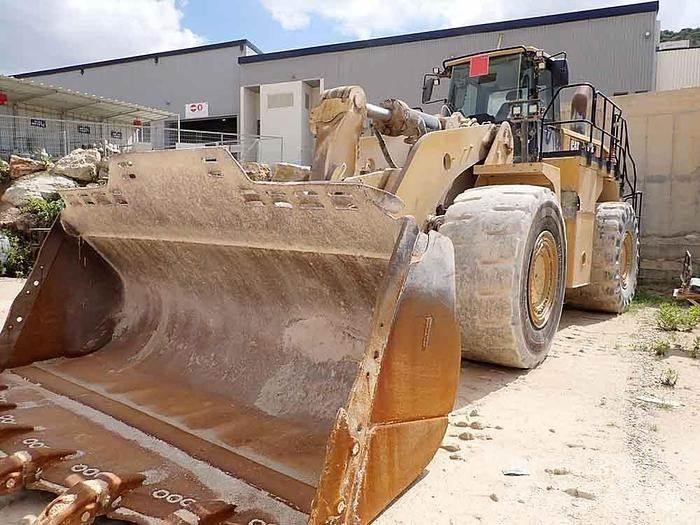 CAT 988K Pale gommate