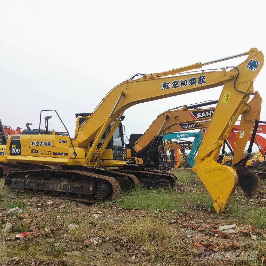 Komatsu PC200-8 Escavatori cingolati