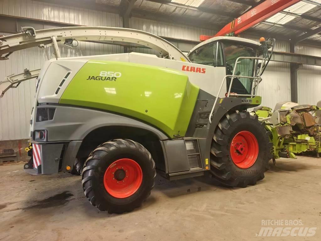 CLAAS Jaguar 850 Trince semoventi