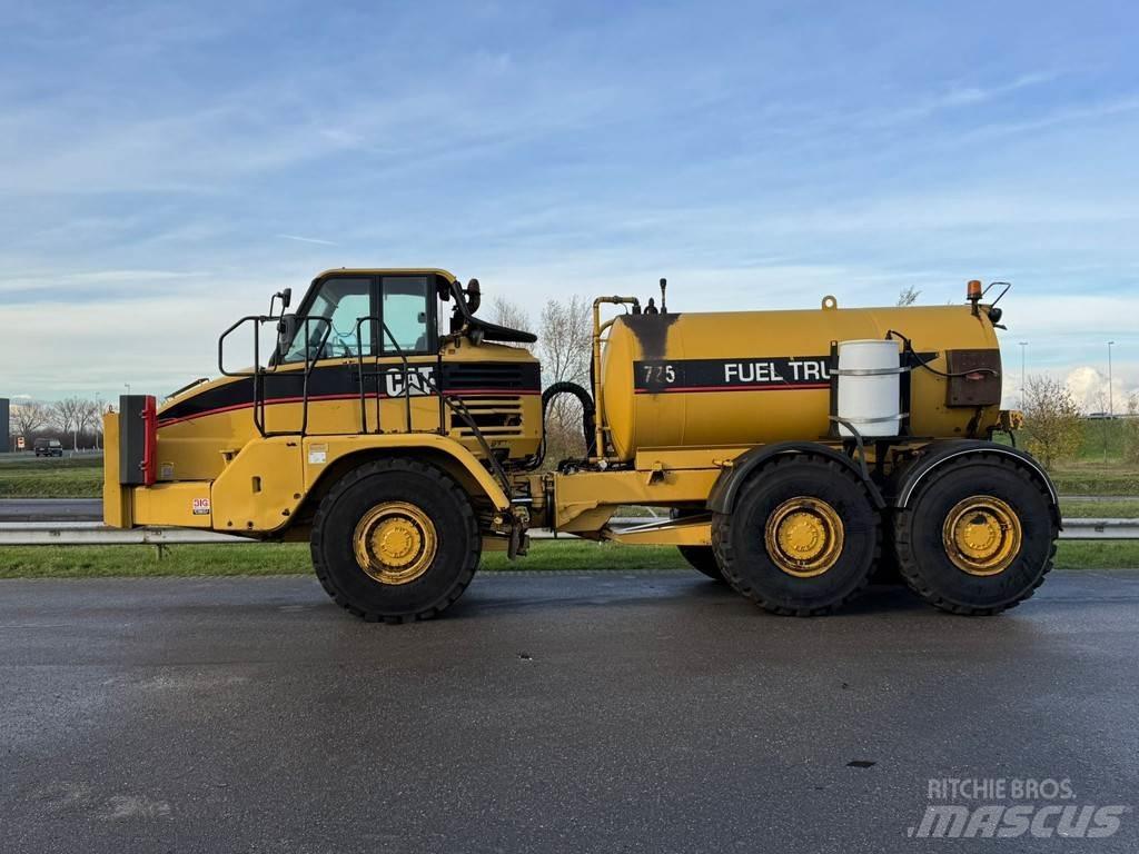 CAT 725 Fuel truck Cisterna