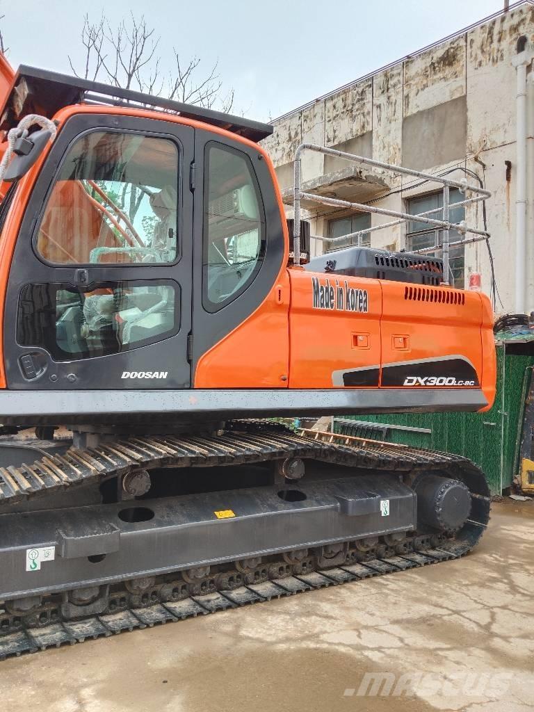 Doosan DX 300 LC Escavatori cingolati