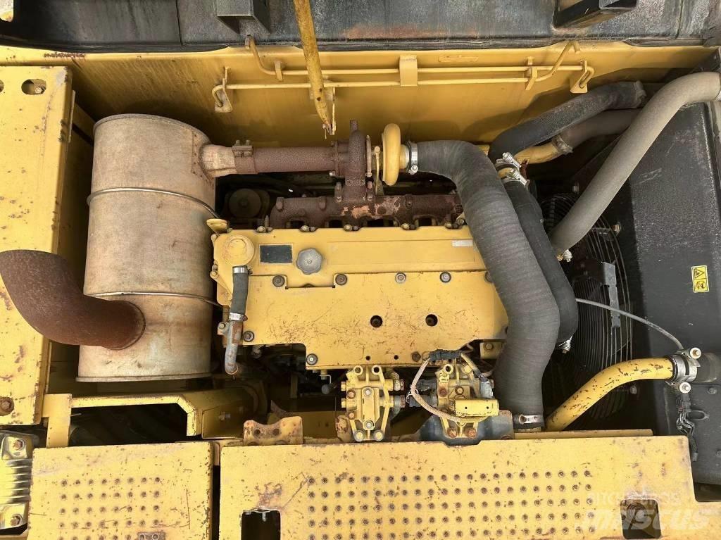 CAT 323D Escavatori cingolati