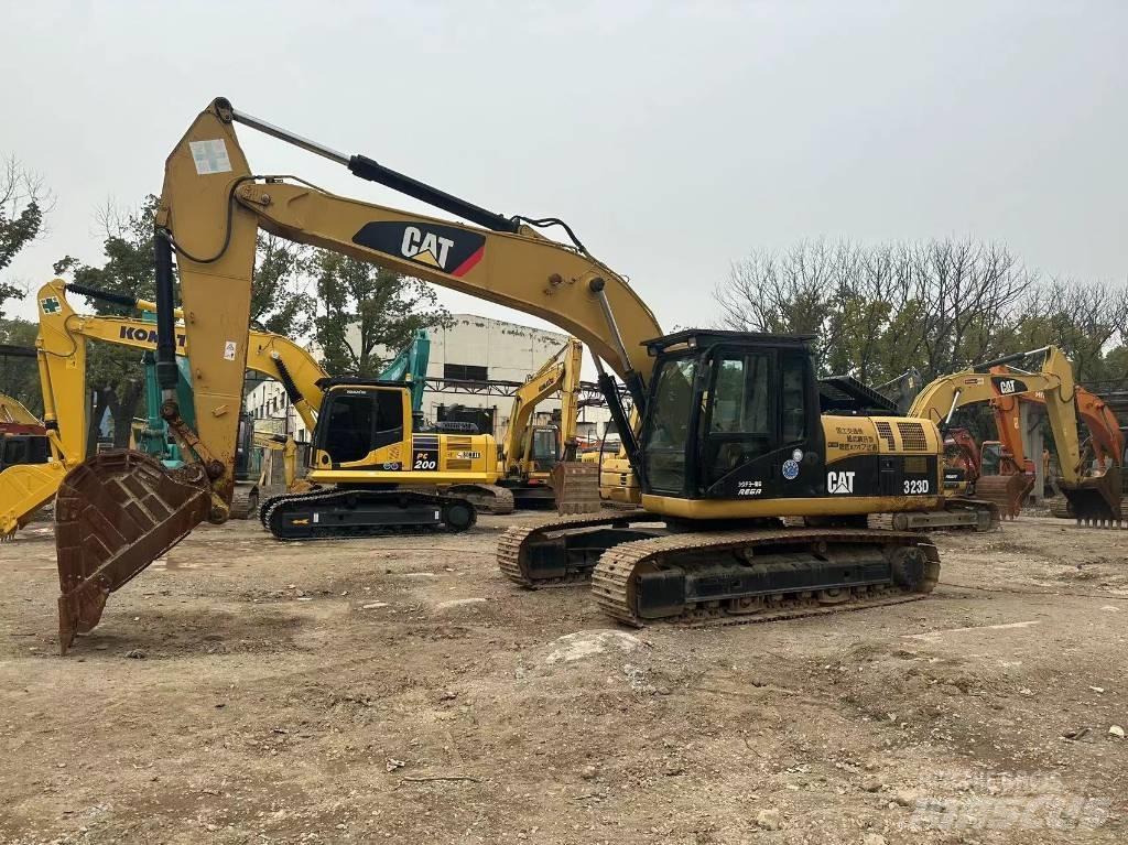 CAT 323D Escavatori cingolati