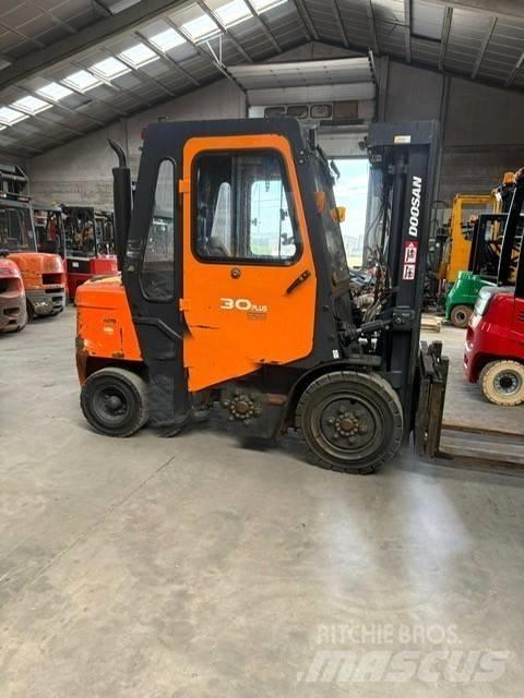 Doosan FD30 Carrelli elevatori diesel