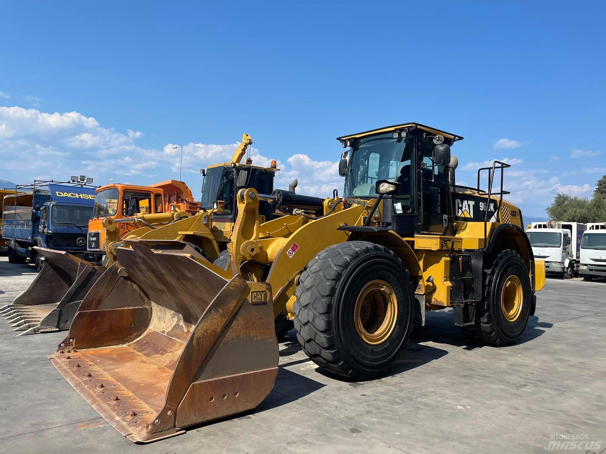 CAT 966K Pale gommate