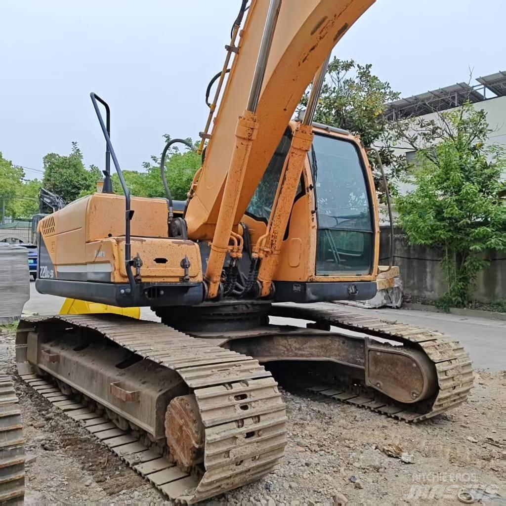 Hyundai Robex 220-9 Escavatori cingolati
