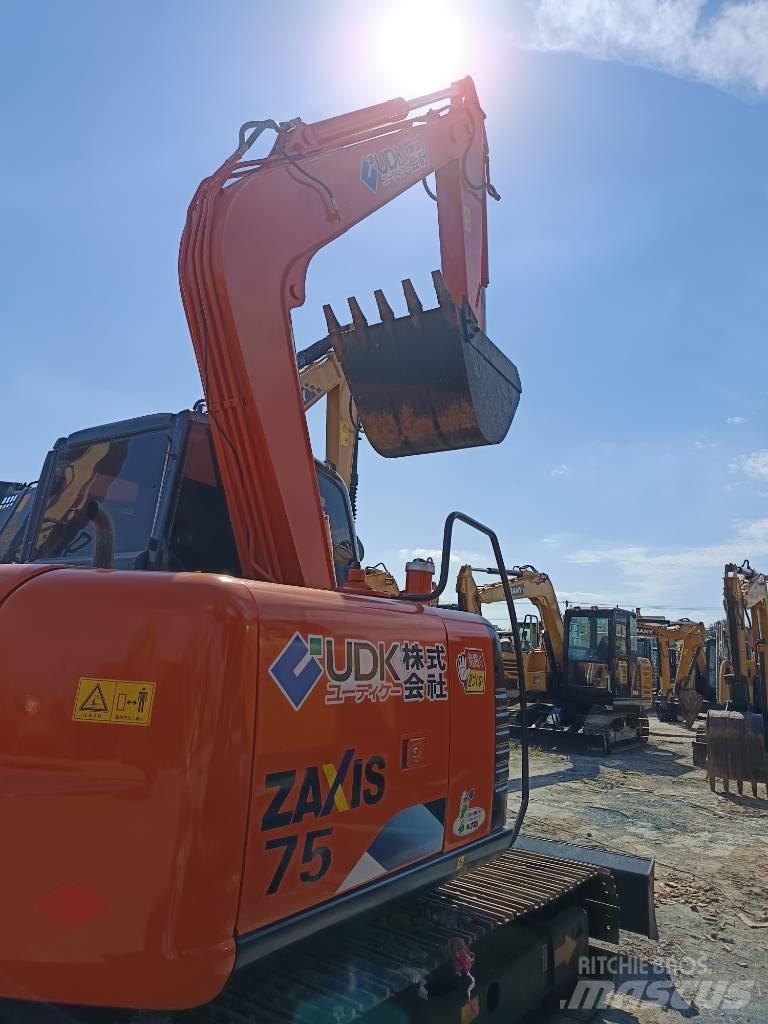 Hitachi ZX 75 Escavatori medi 7t - 12t