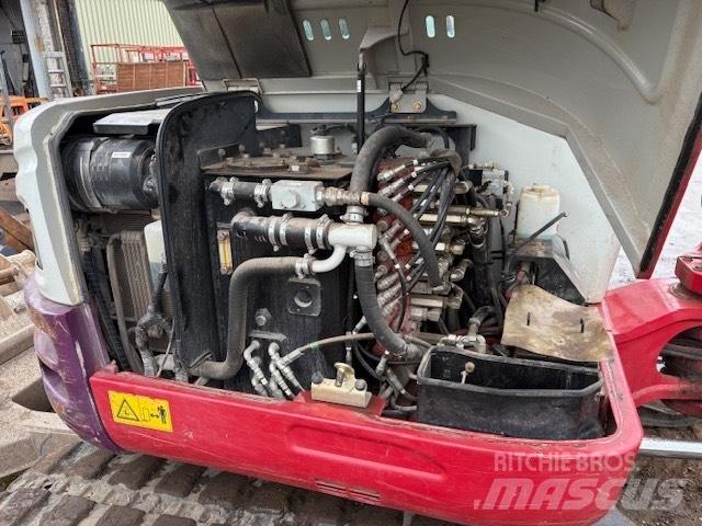 Takeuchi TB 260 Miniescavatori