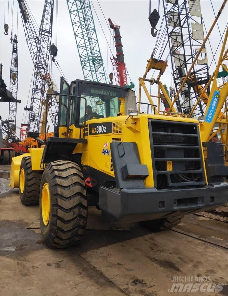 Komatsu WA 380 Pale gommate