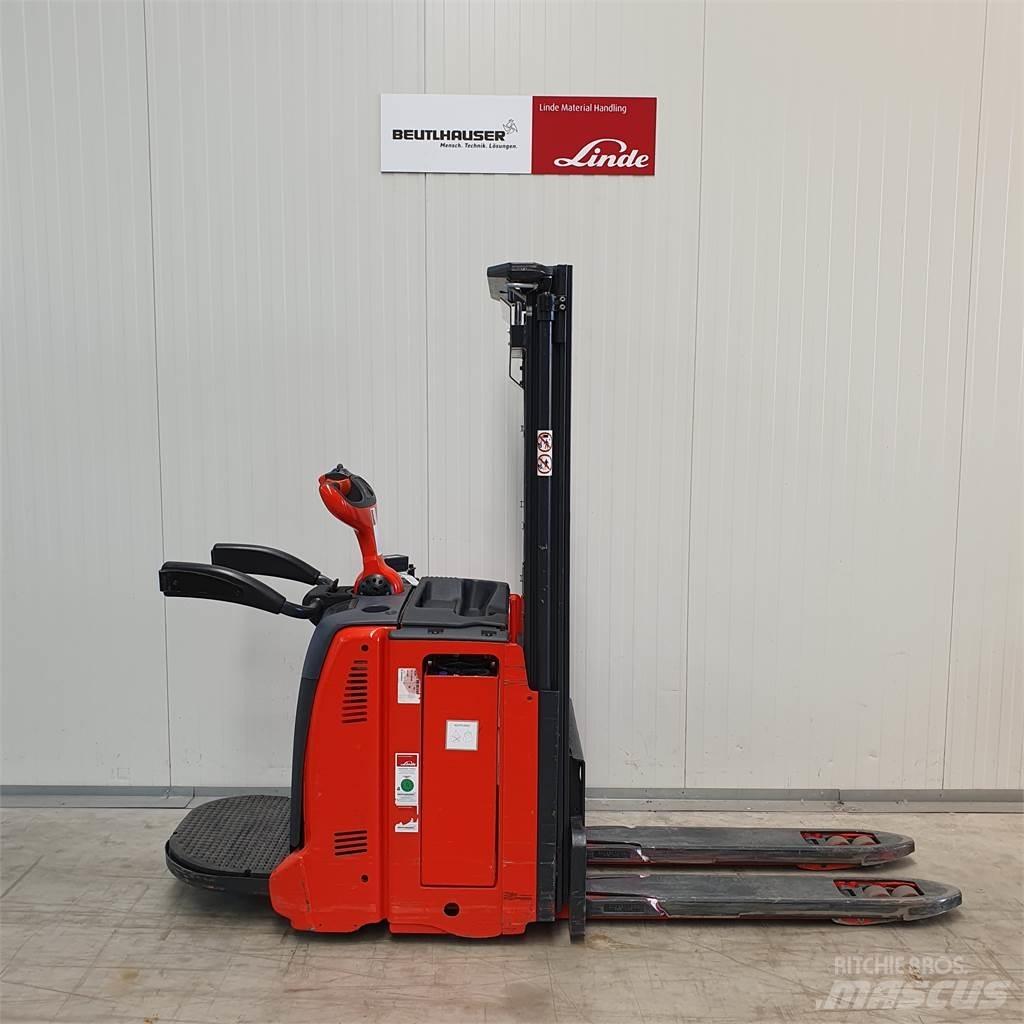 Linde D12AP Transpallet uomo a terra