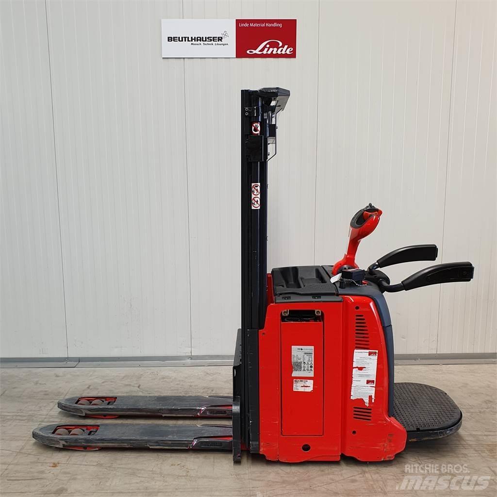 Linde D12AP Transpallet uomo a terra