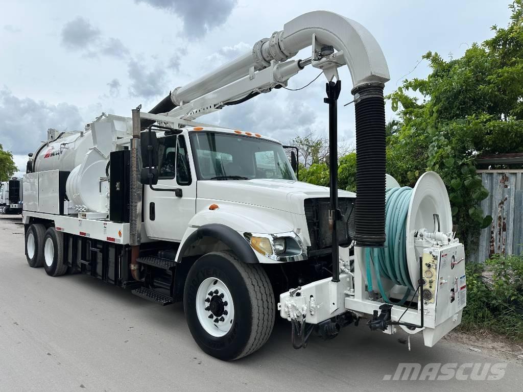 International 7400 Camion autospurgo