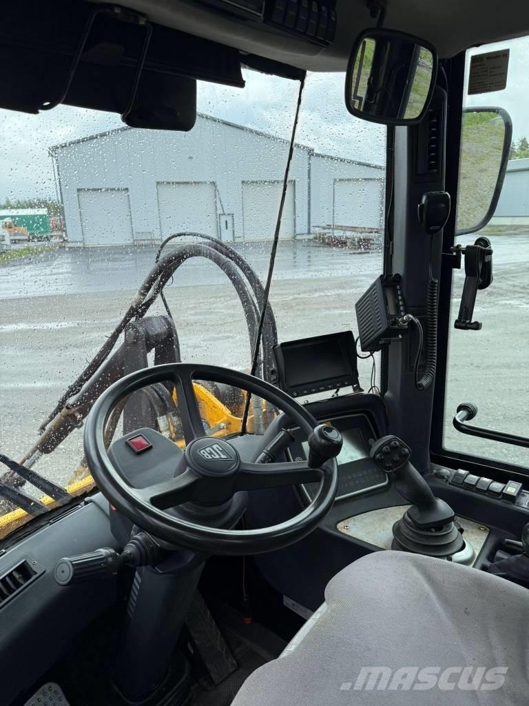 JCB 412 S Pale gommate