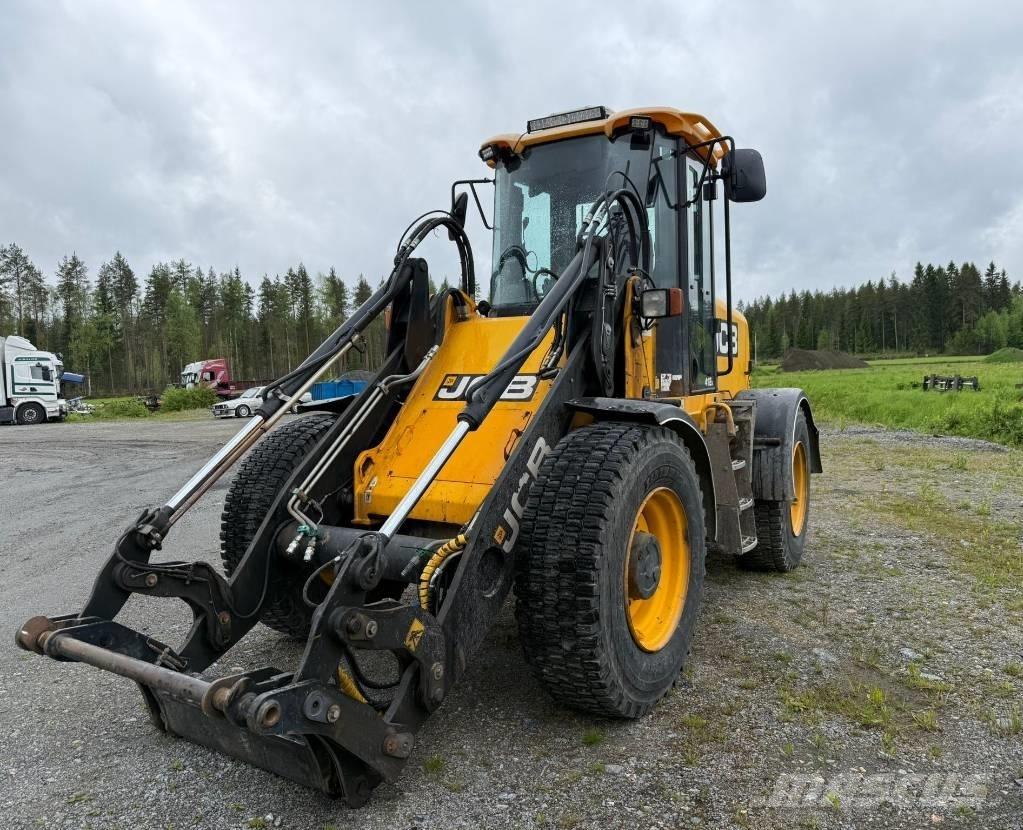 JCB 412 S Pale gommate