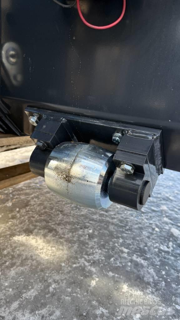LM Trac 685 Trattori compatti