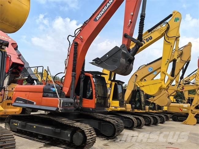 Doosan DX 225 LC Escavatori cingolati