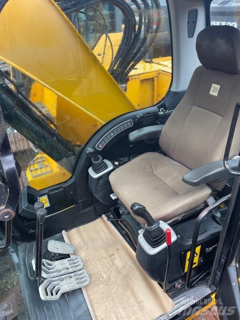 JCB JZ140LC Escavatori cingolati