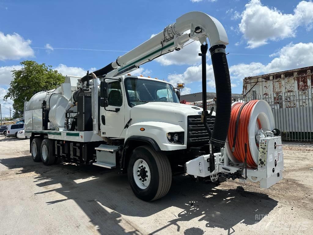 Freightliner 114 SD Camion autospurgo